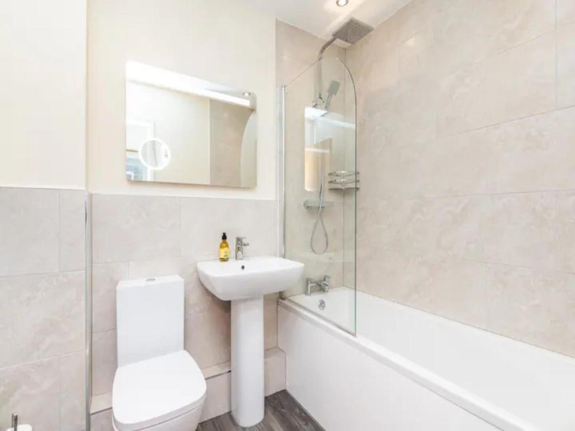 Pass The Keys Central Townhouse With Free Parking ヨーク エクステリア 写真