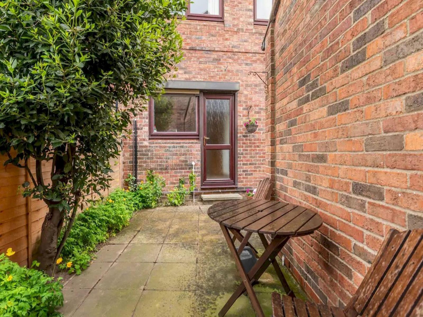 Pass The Keys Central Townhouse With Free Parking ヨーク エクステリア 写真