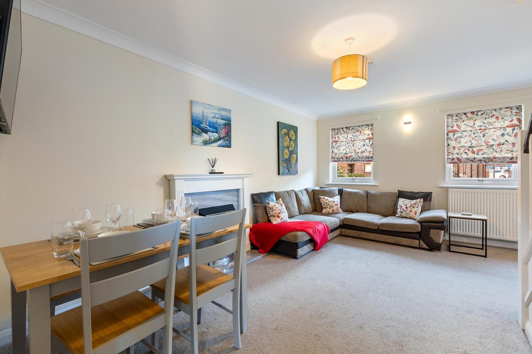 Pass The Keys Central Townhouse With Free Parking ヨーク エクステリア 写真